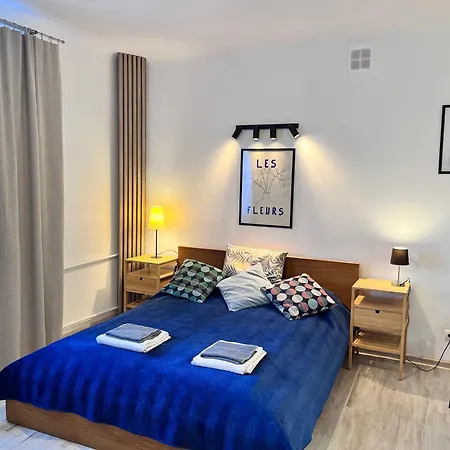 Ohmyhome-ogrodowa Apartment