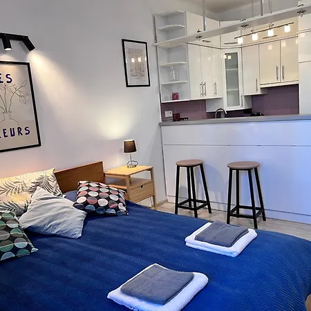 Ohmyhome-ogrodowa Lägenhet *